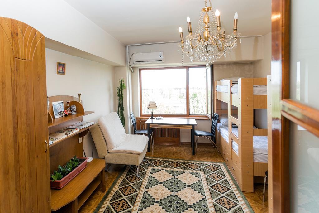 Ussr Hostel Bishkek Quarto foto